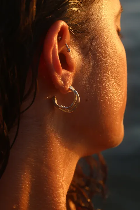 Double Wavy Hoops